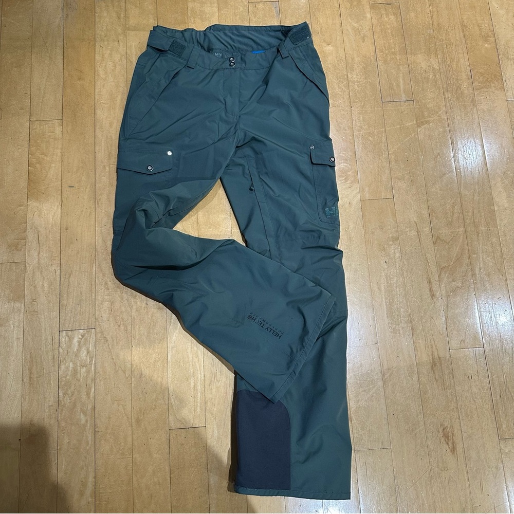 Helly Hansen water proof Insulated Ski pant Women’s utility green Switch Cargo